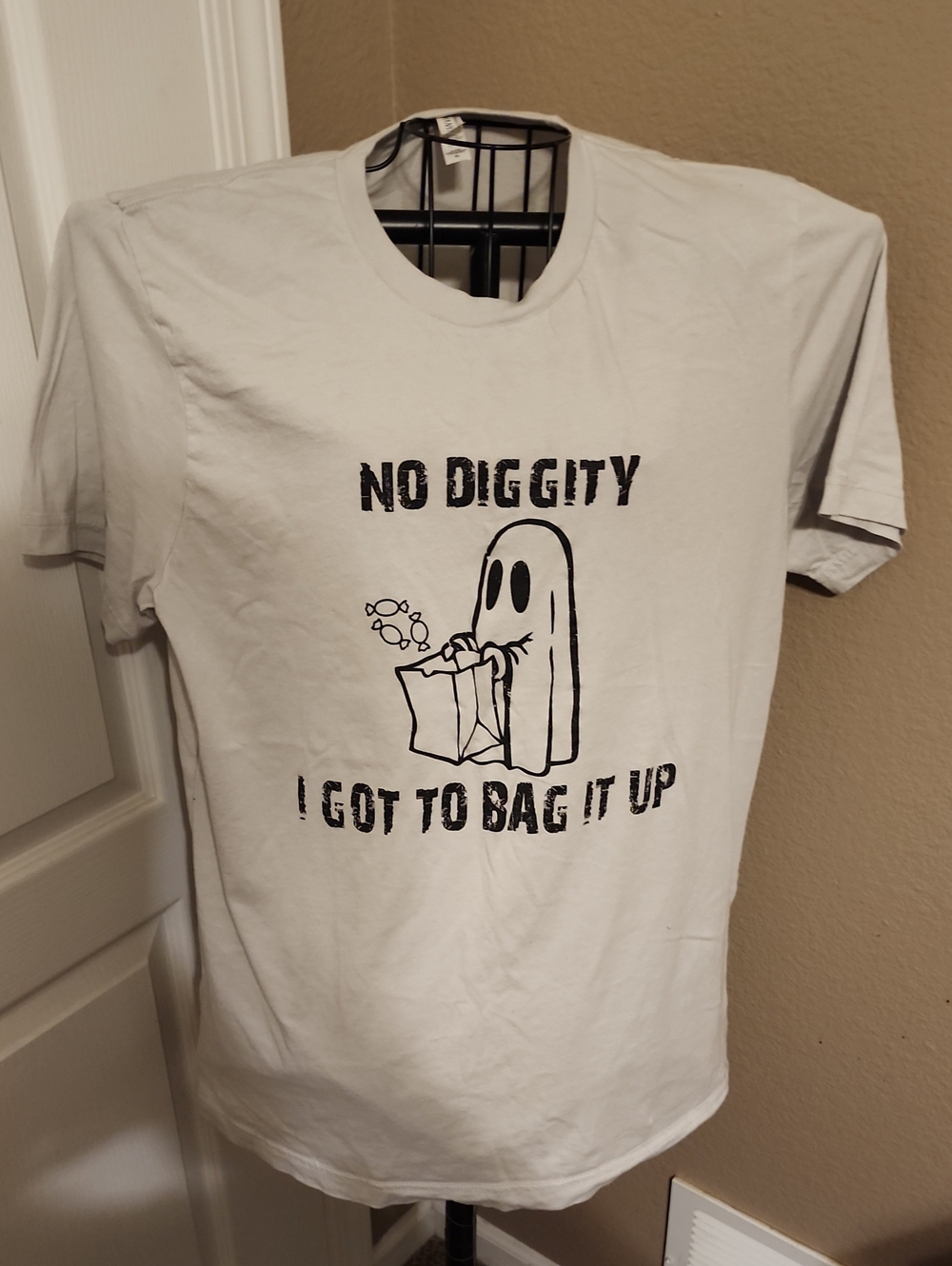 Light Gray Graphic Tee "No Diggity" Ghost Design
